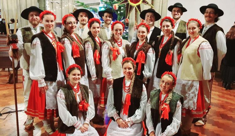 Zespół Pieśni i&nbsp;Tańca „Karolinka” z&nbsp;Londynu ambasadorem polskiej kultury