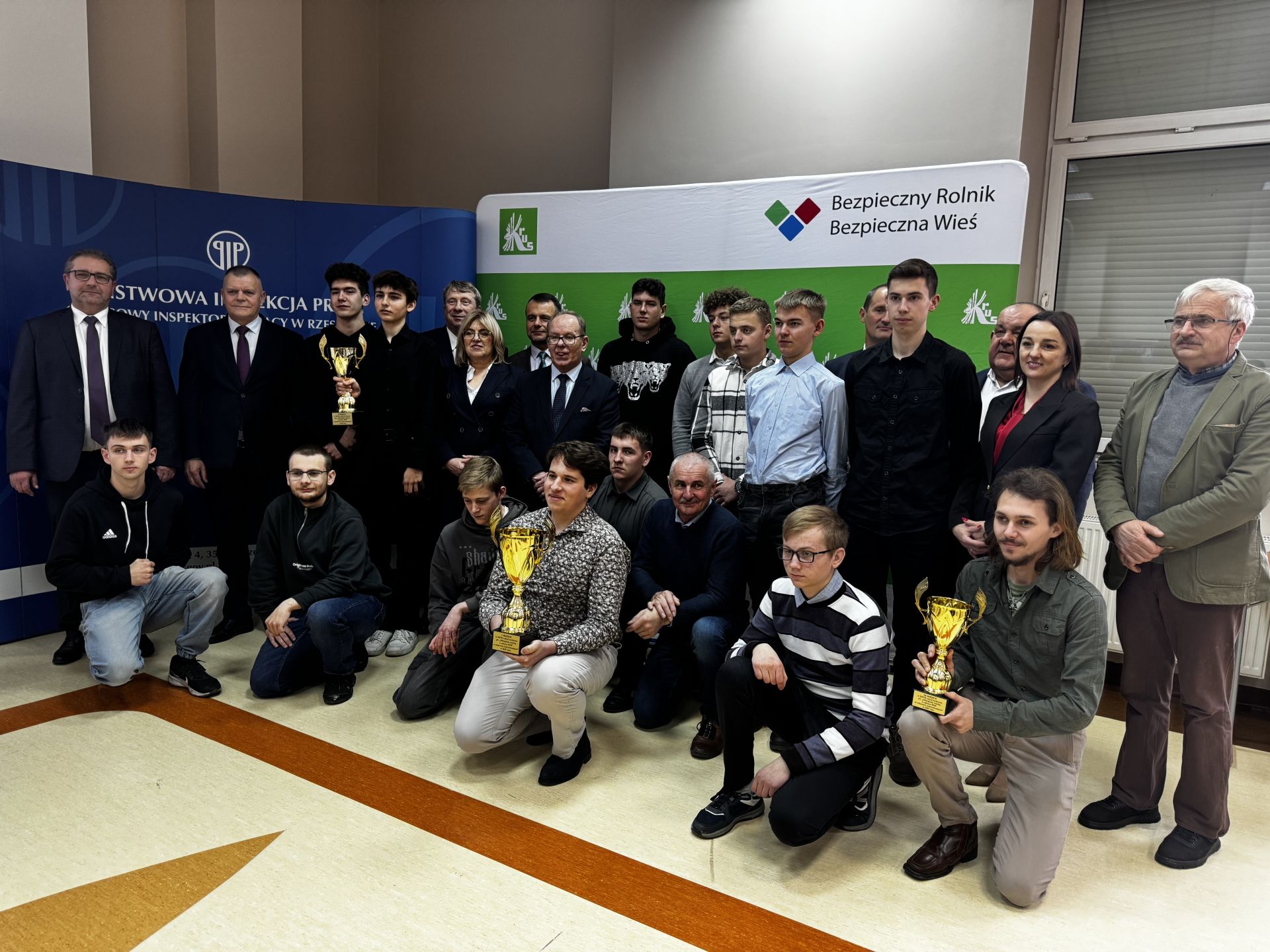 Uczniowie ze szkół rolniczych zmierzyli się z wiedzą o bezpiecznej pracy w gospodarstwie rolnym [ZDJĘCIA]