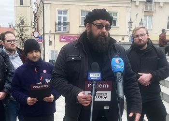 Partia Razem przeciw cięciom w opiece długoterminowej. Interwencja w podkarpackim NFZ