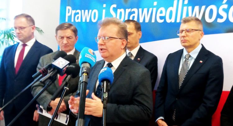 Dwa lata rządu Donalda Tuska. Podkarpaccy politycy PiS krytykują działania władz 1 - Polskie Radio Rzeszów Dwa lata rządu Donalda Tuska. Podkarpaccy politycy PiS krytykują działania władz