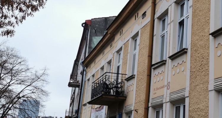 Pożar w kamienicy przy Śreniawitów w Rzeszowie. Ewakuacja mieszkańców, dwie osoby w szpitalu 1 - Polskie Radio Rzeszów Pożar w kamienicy przy Śreniawitów w Rzeszowie. Ewakuacja mieszkańców, dwie osoby w szpitalu