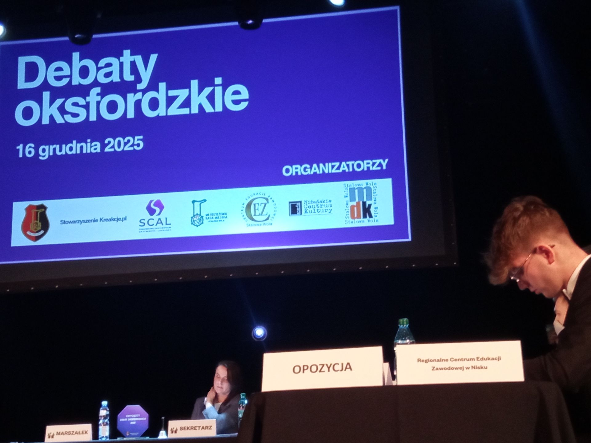 Czy młodzież staje się coraz mniej tolerancyjna? Uczniowie z Niska i Stalowej Woli debatowali w formule oksfordzkiej - Polskie Radio Rzeszów