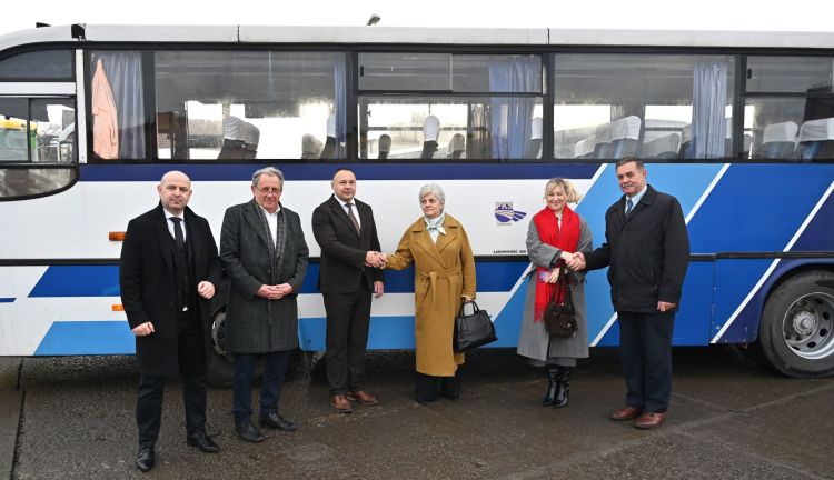 [ZDJĘCIA] PKS Jarosław wspiera Ukrainę i unowocześnia flotę. Autosan dla Chyrowa, nowe autobusy dla mieszkańców