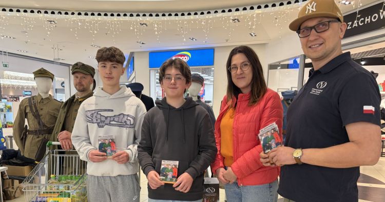Zbiórka żywności dla Polaków na&nbsp;Kresach. Akcja „Rodacy Bohaterom” w&nbsp;Rzeszowie i&nbsp;Stalowej Woli