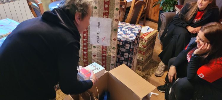 Do 1250 rodzin z Podkarpacia trafi w tym roku Szlachetna Paczka 1 - Polskie Radio Rzeszów Do 1250 rodzin z Podkarpacia trafi w tym roku Szlachetna Paczka