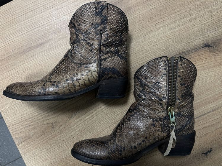 Obywatele Ukrainy próbowali przemycić buty i&nbsp;torebki ze&nbsp;skór chronionych zwierząt