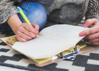 Jak brzmienie słów wpływa na pamięć i percepcję