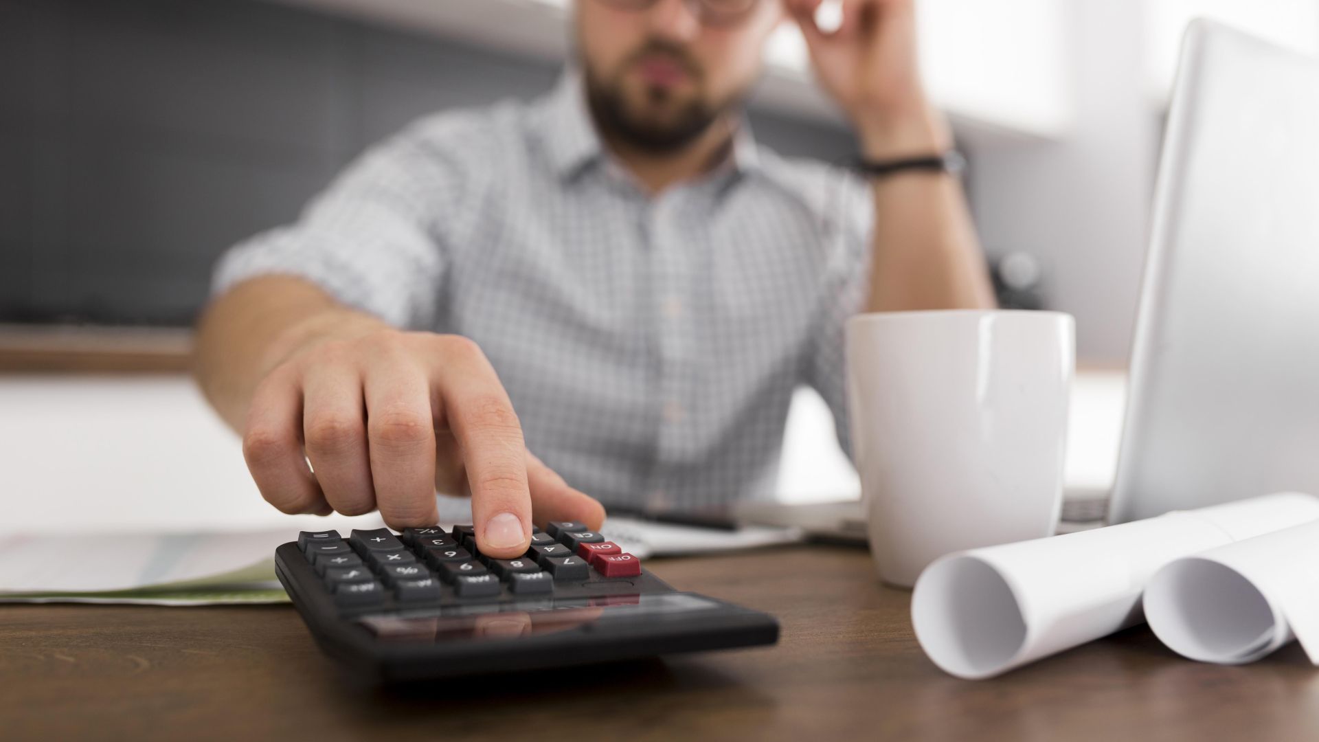 Nauczyciele bez pełnych wypłat. Finansowy kryzys w Sanoku