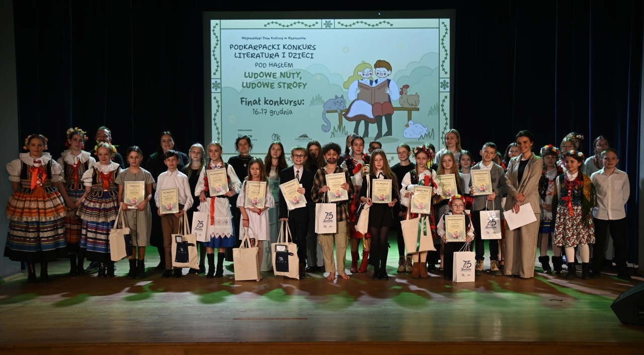 Finał konkursu „Literatura i Dzieci” w Rzeszowie. Grand Prix dla młodych artystek 7 - Polskie Radio Rzeszów Finał konkursu „Literatura i Dzieci” w Rzeszowie. Grand Prix dla młodych artystek