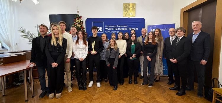 Uczeń I&nbsp;LO w&nbsp;Rzeszowie zwycięzcą konkursu Uniwersytetu Rzeszowskiego o&nbsp;tradycjach edukacyjnych