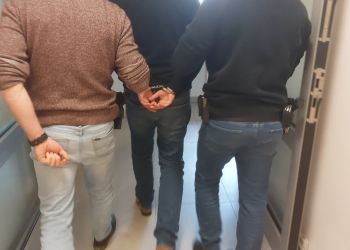 Zatrzymany sprawca oszustwa „na BLIKA”. Był poszukiwany pięcioma listami gończymi [FOTO + WIDEO]