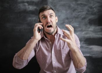 Dzień bez&nbsp;Przekleństw – czy&nbsp;przeklinanie to&nbsp;efekt mediów społecznościowych?