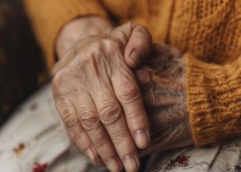 102-latka z&nbsp;Apulii przygotowuje szopkę w&nbsp;miasteczku i&nbsp;świąteczne ciasteczka