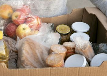 Wolontariusze z&nbsp;Krosna pomagają dzieciom. Zebrano ponad 200 paczek