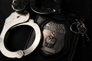 Pod&nbsp;pozorem ewakuacji z&nbsp;Ukrainy nielegalnie przekraczali granicę, by&nbsp;kupować auta