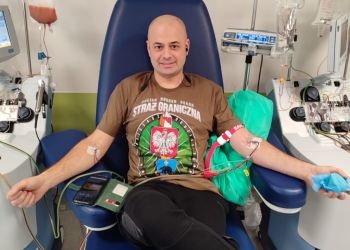 Strażnik graniczny z Lubaczowa podzielił się szpikiem kostnym z chorą w USA 3 - Polskie Radio Rzeszów Strażnik graniczny z Lubaczowa podzielił się szpikiem kostnym z chorą w USA