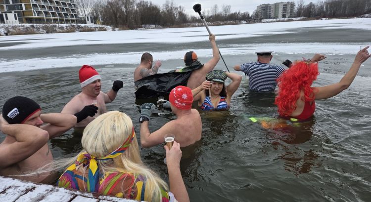 [ZDJĘCIA, WIDEO] Noworoczne morsowanie w&nbsp;Rzeszowie. Klub Sopelek tradycyjnie rozpoczął rok 2026