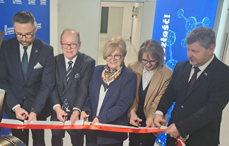 Politechnika Rzeszowska otworzyła Magazyn Odczynników i Odpadów Chemicznych - Polskie Radio Rzeszów