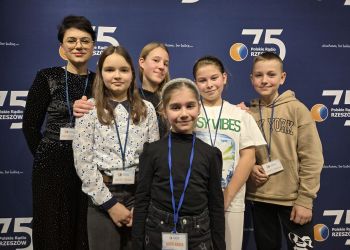 „Kopciuszek XXI wieku” w&nbsp;wykonaniu uczniów z&nbsp;ZS w&nbsp;Łące. Nowoczesny musical z&nbsp;przesłaniem