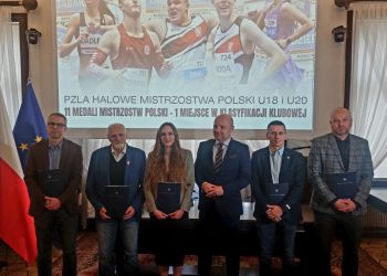 Gratulacje władz Rzeszowa dla młodych lekkoatletów CWKS Resovii 37 - Polskie Radio Rzeszów Gratulacje władz Rzeszowa dla młodych lekkoatletów CWKS Resovii - Polskie Radio Rzeszów