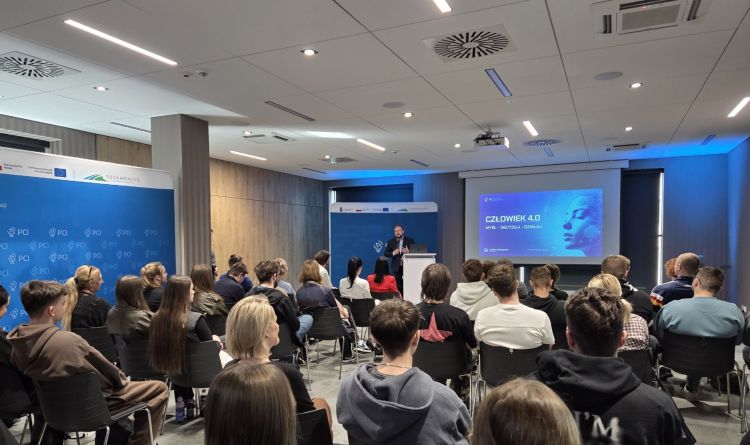 Program „Człowiek 4.0” w Rzeszowie. Studenci i uczniowie uczą się rozpoznawania dezinformacji - Polskie Radio Rzeszów