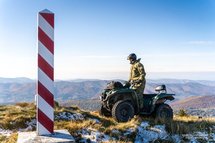 Rekordowy ruch na&nbsp;granicy i&nbsp;walka z&nbsp;przestępczością. Bilans 2025 Bieszczadzkiego Oddziału SG&nbsp;[WIDEO]