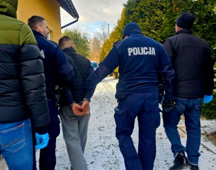 19-latek zatrzymany za&nbsp;kradzieże, zniszczenia i&nbsp;posiadanie narkotyków