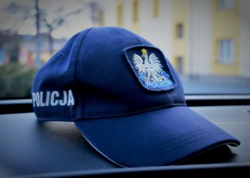 Ferie zimowe. Jak sprawdzić autobus przed&nbsp;wyjazdem dziecka? Policja przypomina o&nbsp;kontrolach