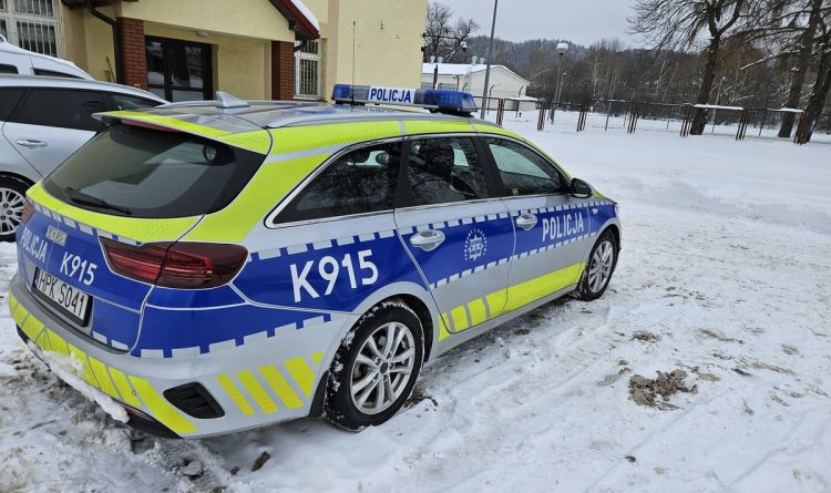 Pijana kobieta odnaleziona na&nbsp;mrozie. Miała ponad 3 promile alkoholu