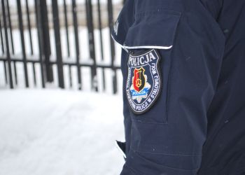 Niebezpieczne mrozy. Stalowowolscy policjanci ratują osoby narażone na&nbsp;wychłodzenie
