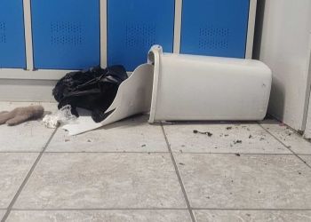 Wybuch petardy na szkolnym korytarzu w Ustrzykach Dolnych, sprawcą 15-letni uczeń 2 - Polskie Radio Rzeszów Wybuch petardy na szkolnym korytarzu w Ustrzykach Dolnych, sprawcą 15-letni uczeń