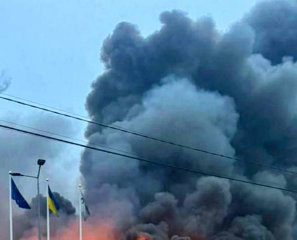 Rosyjski dron spadł na plac zabaw we Lwowie 1 - Polskie Radio Rzeszów Rosyjski dron spadł na plac zabaw we Lwowie