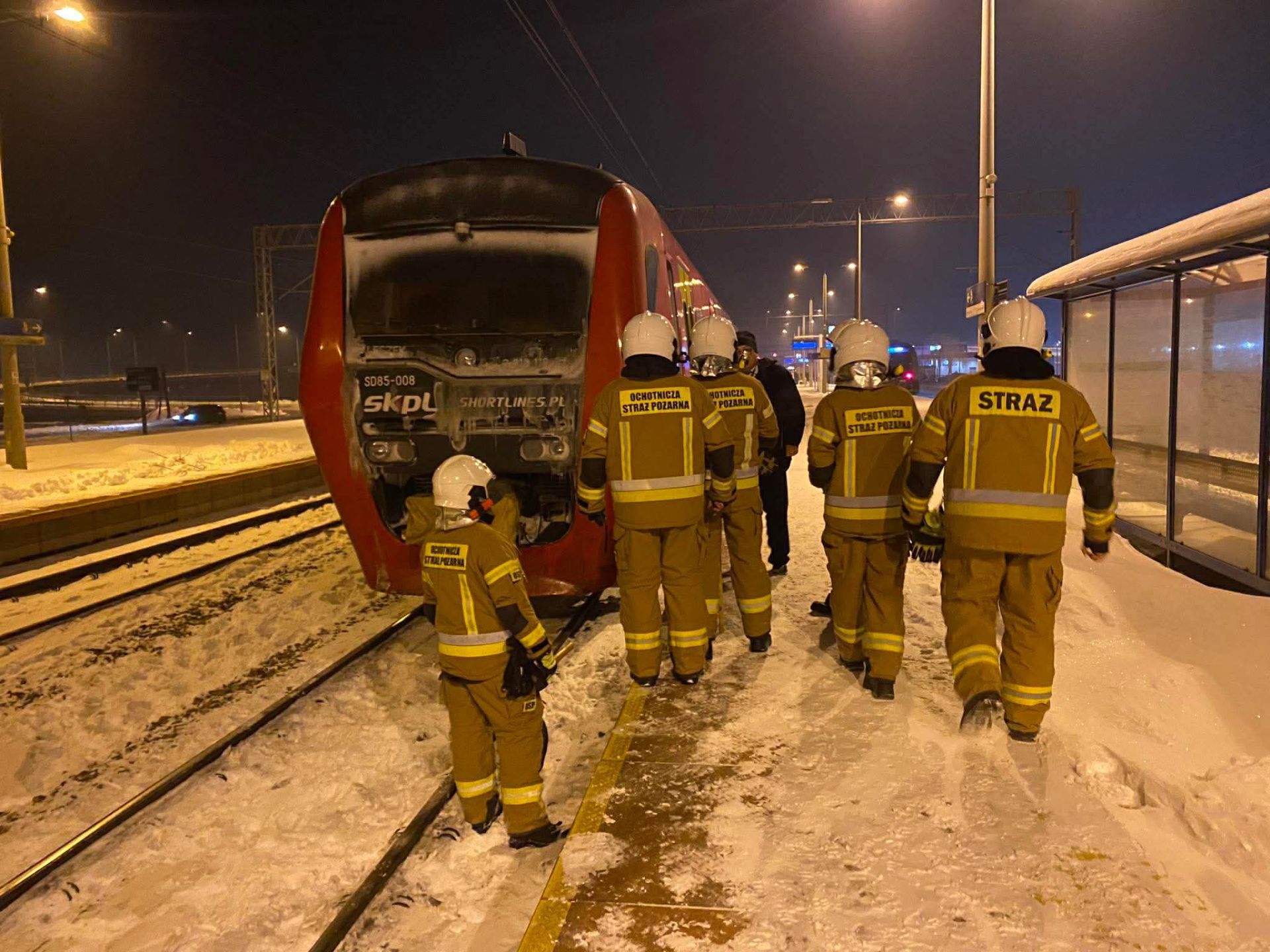 Wyciek paliwa w pociągu Rzeszów–Hrubieszów. Wieczorem ewakuowano około 200 pasażerów 2 - Polskie Radio Rzeszów Wyciek paliwa w pociągu Rzeszów–Hrubieszów. Wieczorem ewakuowano około 200 pasażerów - Polskie Radio Rzeszów