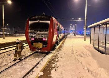 Wyciek paliwa z&nbsp;pociągu Rzeszów–Hrubieszów. Wieczorem ewakuowano około 200 pasażerów