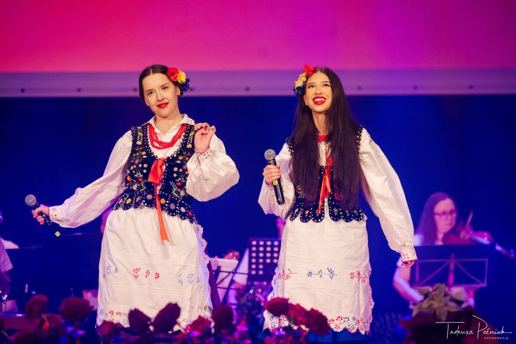 Koncert „Serca Sercom” w&nbsp;Rzeszowie. Ponad 21 tys. zł dla Domu Dziecka w&nbsp;Strzyżowie [ZDJĘCIA]