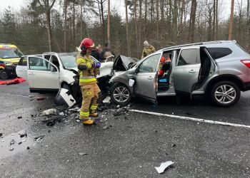 Poważny wypadek w&nbsp;Głogowie Małopolskim. Nie&nbsp;żyją trzy osoby, droga zablokowana [AKTUALIZACJA, ZDJĘCIA]