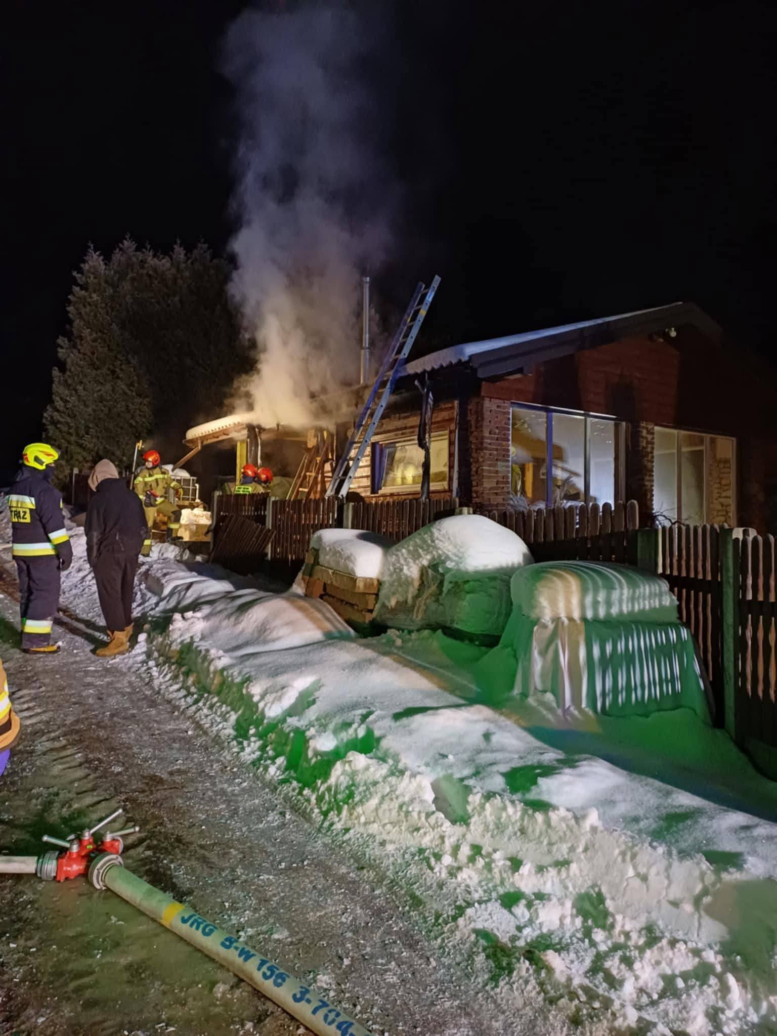 Nocne pożary na Podkarpaciu. Strażacy interweniowali w Bachowie i Humniskach - Polskie Radio Rzeszów