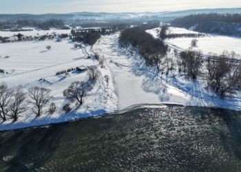 Zator lodowy na rzece San. Służby w gotowości - Polskie Radio Rzeszów