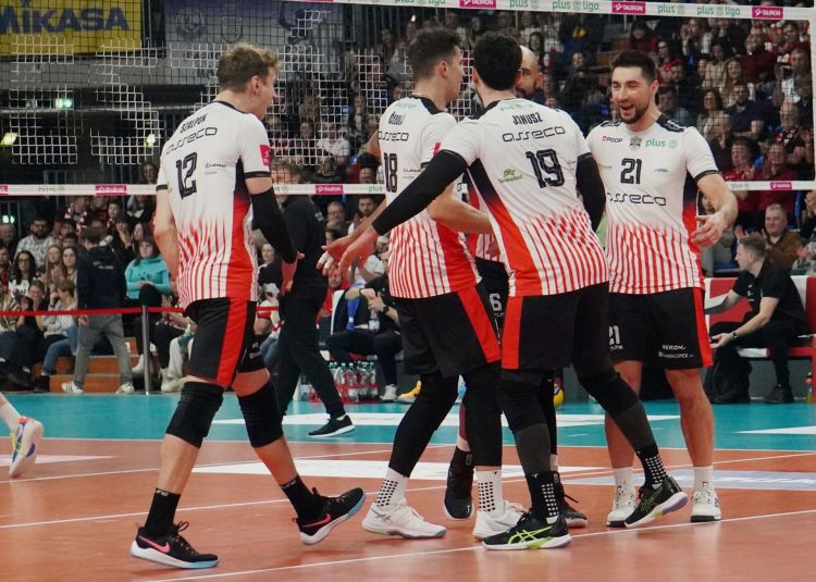 Pewna wygrana siatkarzy Asseco Resovii z&nbsp;Projektem Warszawa [ZDJĘCIA]