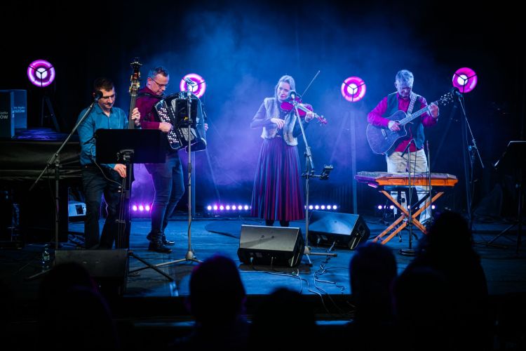 [ZDJĘCIA] Muzyka pogranicza na&nbsp;żywo: koncert Karczmarzy w&nbsp;Radiu Rzeszów!