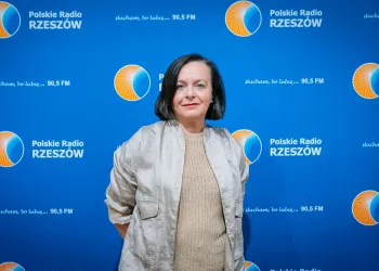 Zdolne dziecko – motywować czy&nbsp;przeciążać? Głos eksperta w&nbsp;„Tu i&nbsp;Teraz”