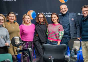 Wielkie serca na rzeszowskiej scenie. Wyjątkowe kolędowanie dla Domu Dziecka 4 - Polskie Radio Rzeszów Wielkie serca na rzeszowskiej scenie. Wyjątkowe kolędowanie dla Domu Dziecka