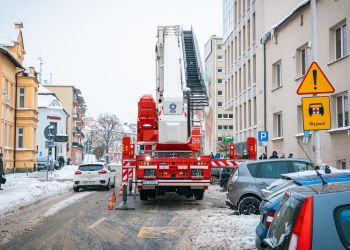 Lodowe sople i&nbsp;połamane drzewa. Strażacy w&nbsp;akcji na&nbsp;Podkarpaciu