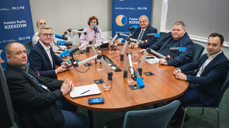O&nbsp;marginalizacji i&nbsp;pomijaniu sejmikowej opozycji dyskutowano na&nbsp;antenie Radia Rzeszów