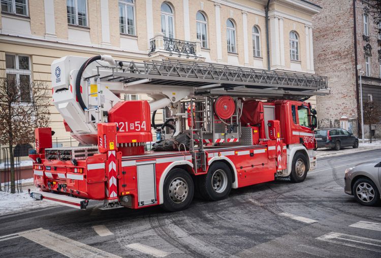 Strażacy na ul. 3 Maja w Rzeszowie. Co się stało? 1 - Polskie Radio Rzeszów Strażacy na ul. 3 Maja w Rzeszowie. Co się stało?