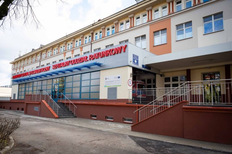 Szpital w Stalowej Woli szuka oszczędności. Nadwykonania wciąż bez zapłaty 1 - Polskie Radio Rzeszów Szpital w Stalowej Woli szuka oszczędności. Nadwykonania wciąż bez zapłaty