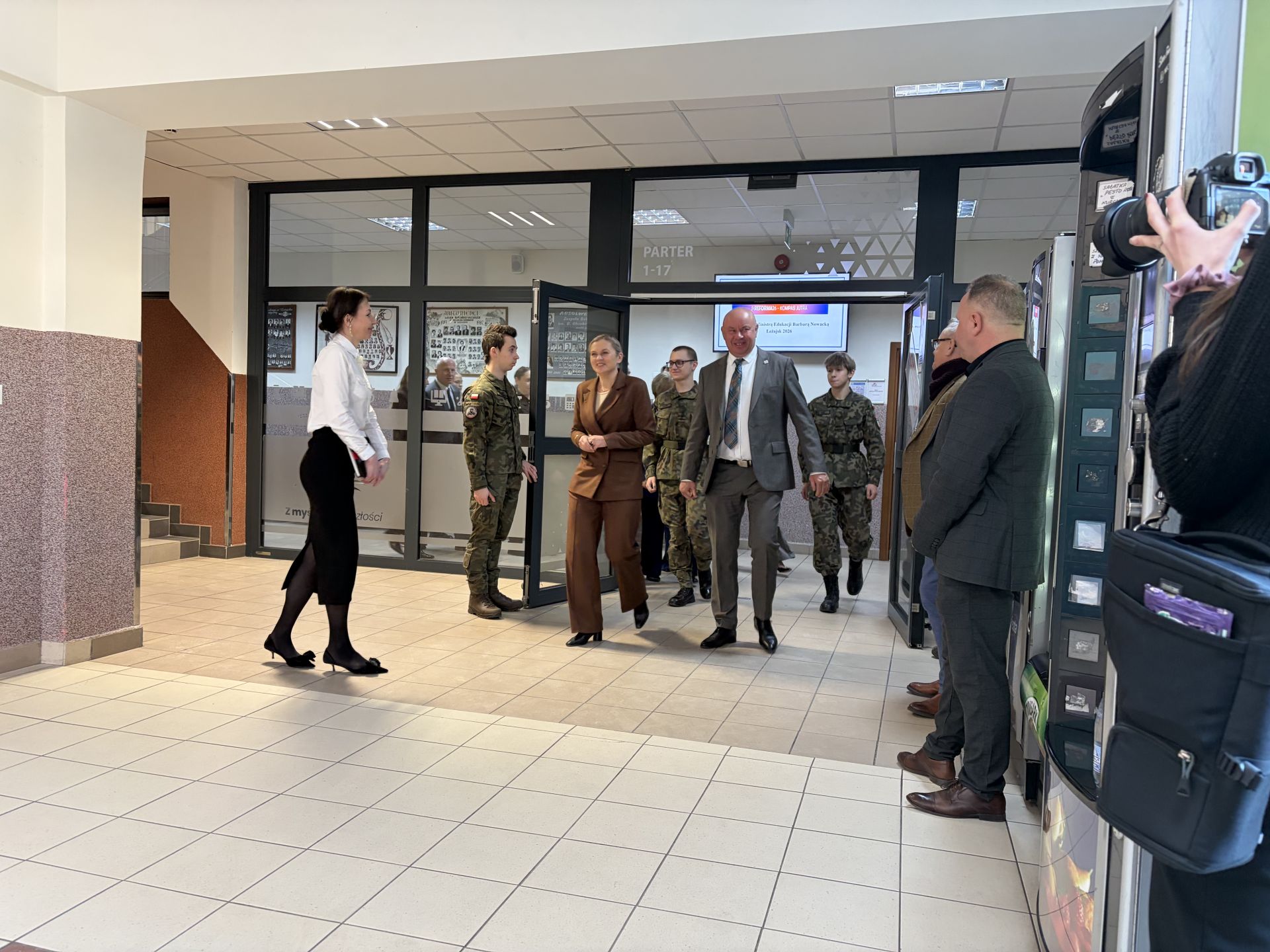 Reforma „Kompas Jutra”: Minister edukacji spotkała się z nauczycielami w Leżajsku - Polskie Radio Rzeszów