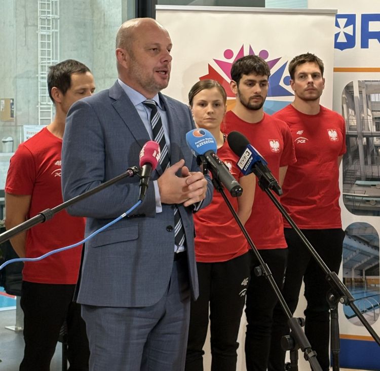 Rzeszów szuka sponsora tytularnego dla basenu sportowego przy ul.&nbsp;Matuszczaka