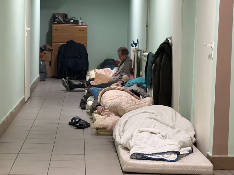 „Ich miejsce na&nbsp;ziemi”. Reportaż z&nbsp;rzeszowskiego schroniska dla bezdomnych mężczyzn