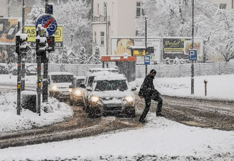 Śmiertelne wychłodzenie, trudne warunki na drogach i alerty IMGW 1 - Polskie Radio Rzeszów Śmiertelne wychłodzenie, trudne warunki na drogach i alerty IMGW